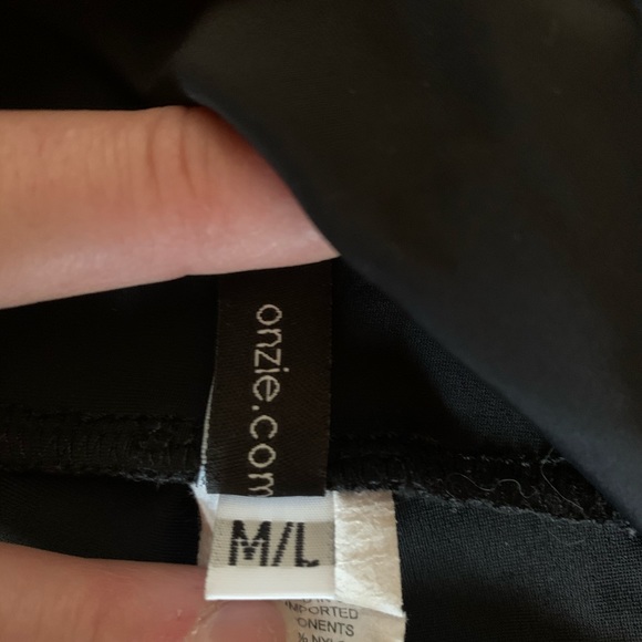 onezie high rise black/nude mesh leggings size M/L - Picture 4 of 5